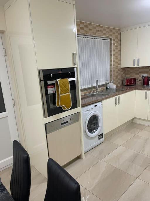 Gated Home Close To Birmingham City Centre Εξωτερικό φωτογραφία