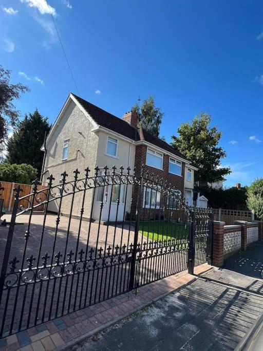 Gated Home Close To Birmingham City Centre Εξωτερικό φωτογραφία