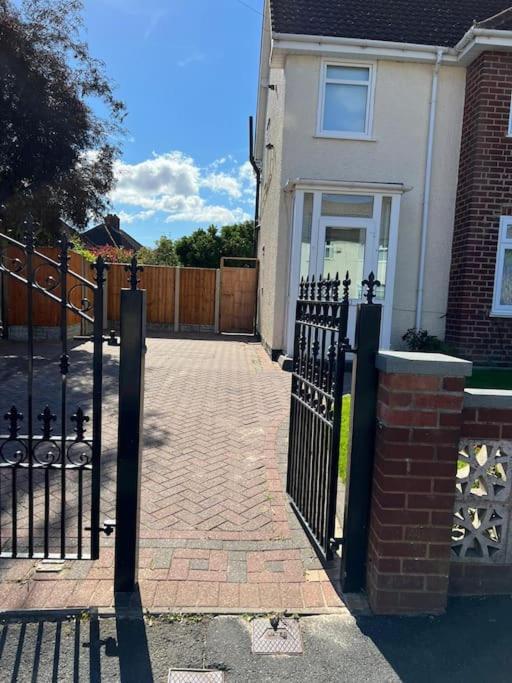 Gated Home Close To Birmingham City Centre Εξωτερικό φωτογραφία